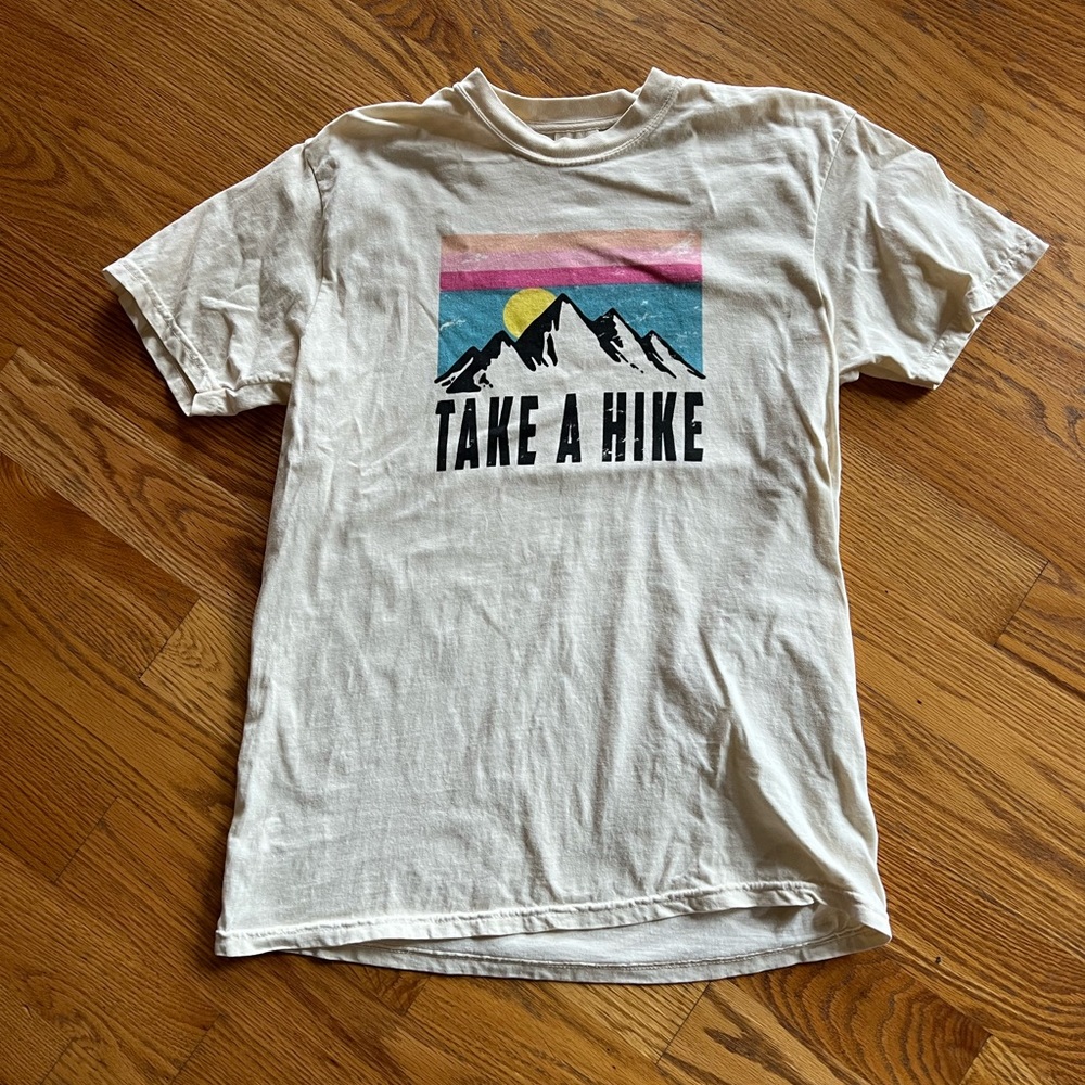 Take a Hike Graphic Tee in Size Medium